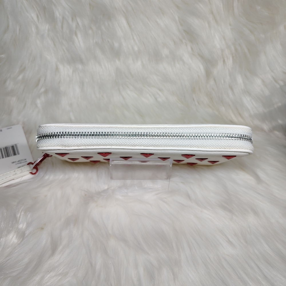 Betsey Johnson Heart Valentine Zip Around Wristlet Wallet - Picture 5 of 15